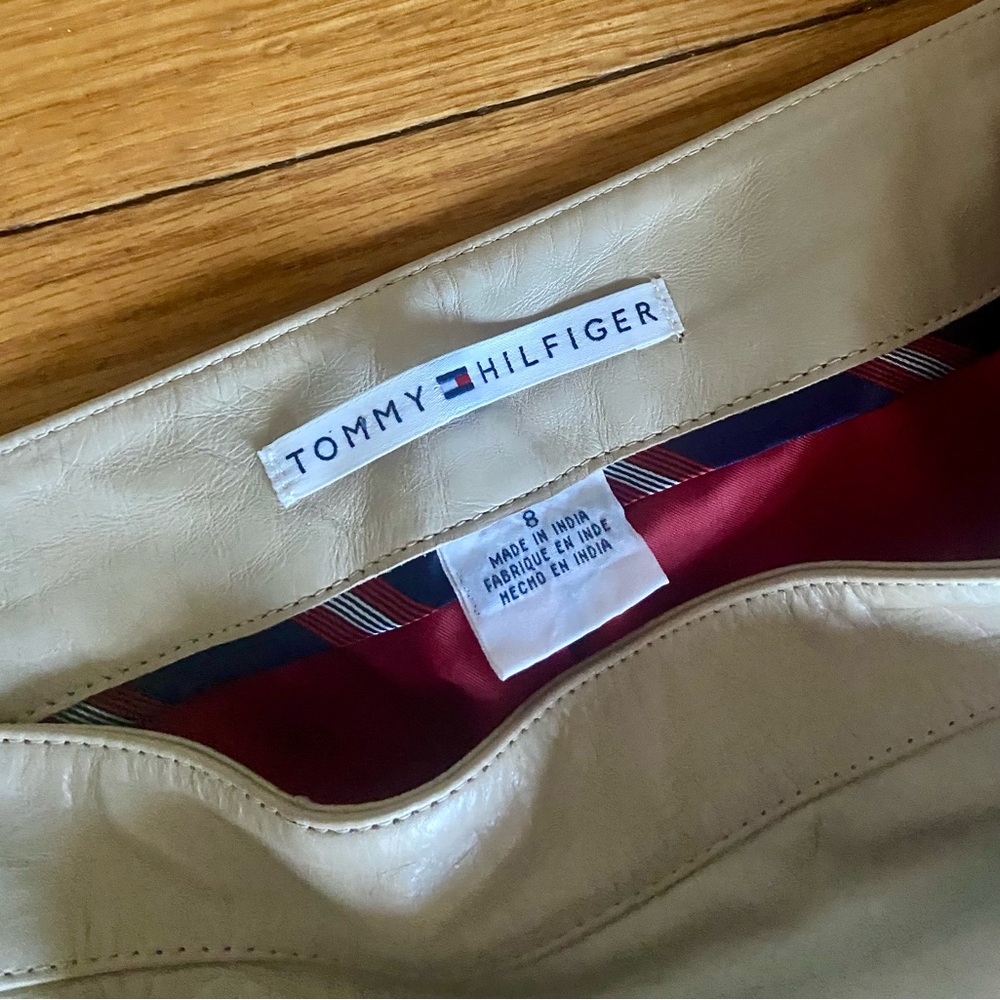 TOMMY HILFIGER TAN LEATHER SHORT SKIRT- fabulous-EUC- Sz8/ SPRING PERFECT 🌷🔥